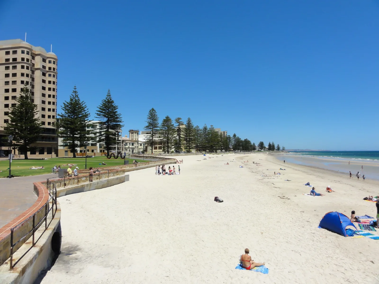 A sunny day at Glenelg Beach